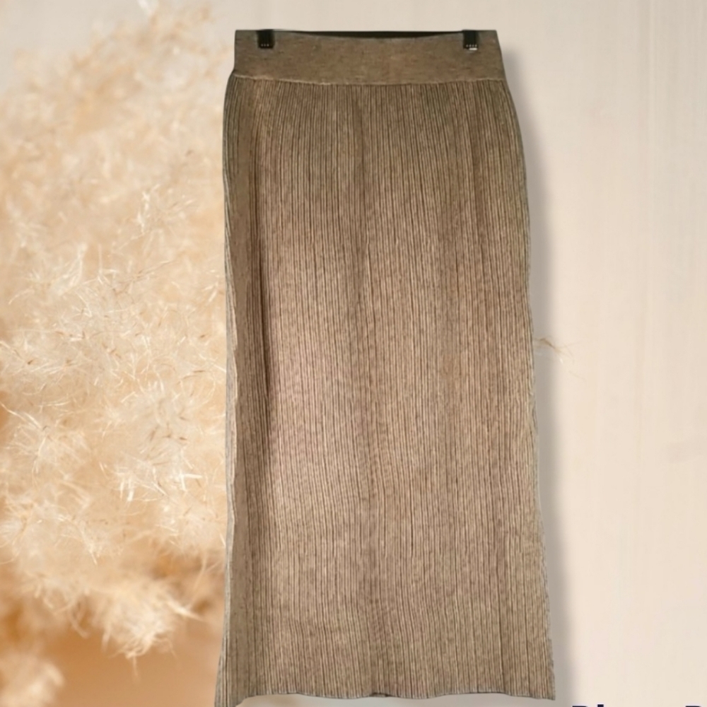 UCHUU Montréal Taupe Rib Knitted Straight Skirt